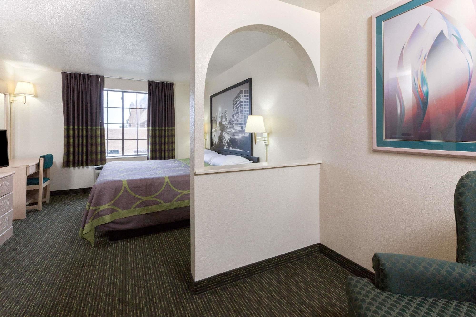 Super 8 By Wyndham Tulsa/Downtown/East Hotel Exterior foto