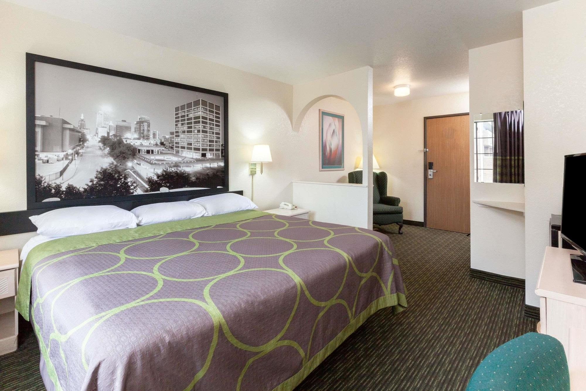 Super 8 By Wyndham Tulsa/Downtown/East Hotel Exterior foto